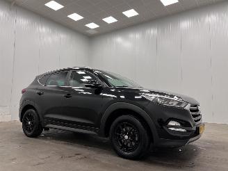 uszkodzony samochody osobowe Hyundai Tucson 1.6 GDi Comfort Navi Clima 2016/8