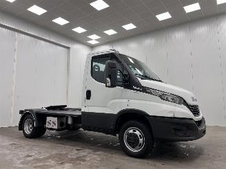 krockskadad bil bedrijf Iveco Daily 40-180 Hi-Matic BE-Trekker Navi Clima 2020/6