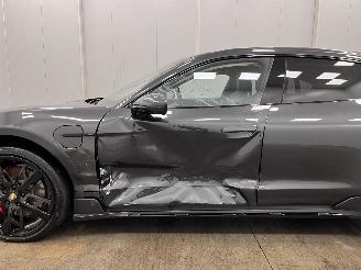 Porsche Taycan 4S Cross Tourismo picture 17