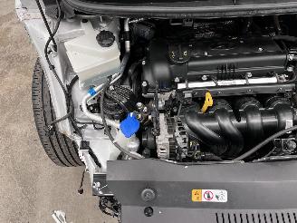 Hyundai Ix20 1.6i Autom.Panoramadak  Navi Clima picture 17