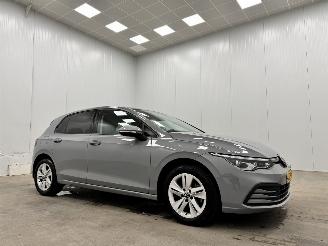 Schadeauto Volkswagen Golf 2.0 TDI Life 5-drs Navi Clima 2020/11