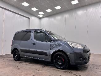 krockskadad bil bedrijf Peugeot Partner 1.6 HDI 170C Airco 2009/3