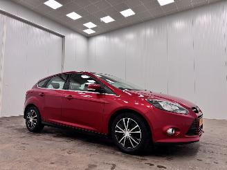 krockskadad bil auto Ford Focus 1.0 EcoBoost Titanium 5-drs Navi Clima 2013/3