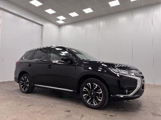 krockskadad bil auto Mitsubishi Outlander 2.0 PHEV 4WD Instyle Navi Clima 2015/12