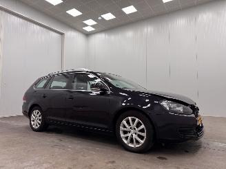 damaged passenger cars Volkswagen Golf Variant 1.6 TDI Clima 2011/3