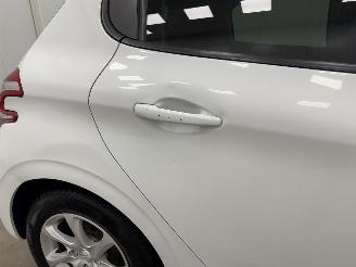 Peugeot 208 1.2 PureTech Style Pack Navi Airco picture 18