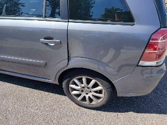 Opel Zafira Zafira (M75) MPV 1.8 16V Ecotec (Z18XER(Euro 4)) [103kW] picture 5