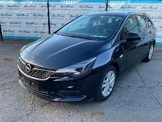 Opel Astra Sports Tourer 1.2 Turbo (96kW) picture 1