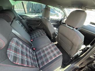 Volkswagen Golf GTI Performance (180kW) DSG picture 17