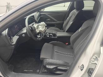 Opel Astra Sports Tourer GS 1.2 (96kW) picture 13