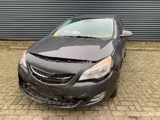 Auto incidentate Opel Astra SPORTS TOURER - 1.4 16V ecoFLEX Combi/o  Benzine 1.398cc 74kW (101pk) FWD 2010-10/2015-10 (PC8EB; PD8EB; PE8EB; PF8EB) A14XER 2011/3