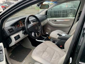 Mercedes B-klasse 1.7 B-170 16V Hatchback  Benzine 1.699cc 85kW (116pk) FWD 2005-03/2011-11 (245.232) M266940 picture 8