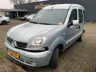 Voiture accidenté Renault Kangoo 1.6 16V MPV  Benzine 1.598cc 70kW (95pk) FWD 2001-06/2008-01 (KC0L; KC0P; KC0S; KC1N) K4M752 2007/5