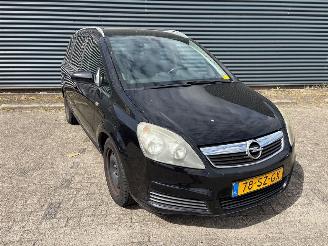 Damaged car Opel Zafira 7 persoons - 1.8 16V Ecotec MPV  Benzine 1.796cc 103kW (140pk) FWD 2005-07/2010-06 (M75) Z18XER; EURO4 2006/6