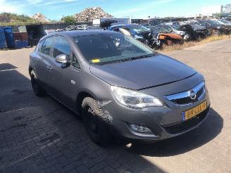 Auto incidentate Opel Astra  2010/5