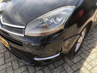 Citroën C4 C4 Grand Picasso (UA) MPV 2006 / 2013 - 2.0 16V Autom. MPV  Benzine 1.998cc 103kW (140pk) FWD 2006-10/2013-08 (UARFJ) EW10A; RFJ picture 2