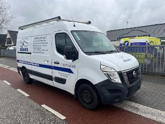 krockskadad bil bedrijf Renault Master NISSAN NV400 2.3 DCI L2H2  AIRCO KLIMA EURO6 2020/1