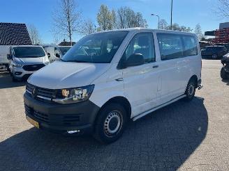 krockskadad bil auto Volkswagen Transporter 2.0 TDI 110KW  KOMBI AUTM. BRIEF PKW 8P KLIMA EURO6 2017/6
