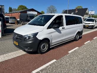 Coche accidentado Mercedes Vito TOURER 116 CDI 120KW LANG AUT. PKW BRIEF 8P KLIMA 2019/1