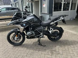 krockskadad bil motor BMW R 1250 GS TRIPLE BLACK EDITION  32.000KM 2024/2