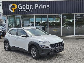 uszkodzony samochody osobowe Hyundai Kona 1.6 GDi HEV 16V SUV  Elektrisch Benzine 1.580cc 104kW (141pk) FWD 2021/10