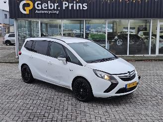 krockskadad bil auto Opel Zafira 2.0 CDTI 16V 165 Ecotec MPV  Diesel 1.956cc 121kW (165pk) FWD 2014/10