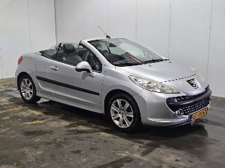 Damaged car Peugeot 207 1.6 16V Cabrio  Benzine 1.598cc 88kW (120pk) FWD 2007/7