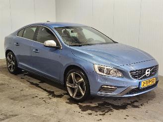 Avarii autoturisme Volvo S-60 R-Design 1.6 DRIVe,D2 AUT Sedan 4Dr Diesel 1.560cc 84kW (114pk) FWD 2014/1