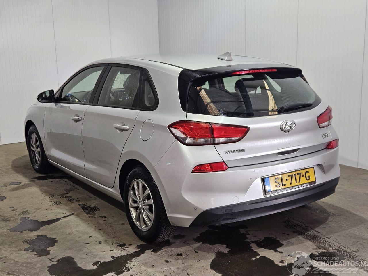 Hyundai I-30 1.6 CRDi 16V VGT Hatchback Diesel 1.582cc 81kW (110pk) FWD