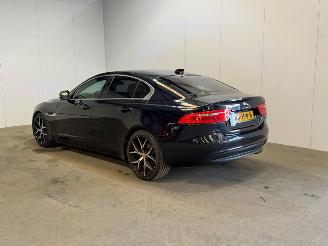 Vaurioauto  passenger cars Jaguar XE 2.0 D Corporate Edition R-Sport 2016/10