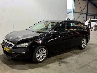 Peugeot 308 1.6 BlueHDI Blue Lease picture 3