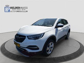 Vaurioauto  passenger cars Opel Grandland X 1.6 TURBO  HYBRIDE 2021/3