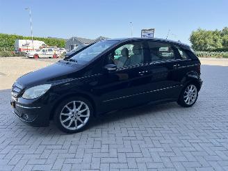 Schadeauto Mercedes B-klasse 150 Automaat !! apk tot maart 2027 2007/3
