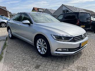 krockskadad bil auto Volkswagen Passat 1.4 TSI ACT Highline | eerste eigenaar!! 2016/3