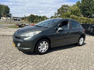 krockskadad bil auto Peugeot 207 1.4 VTi X-Line 2010/3