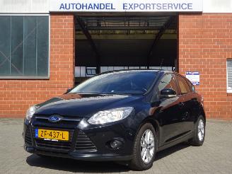 Voiture accidenté Ford Focus 1.0 EcoBoost Titanium, Airco, Cruise control, Trekhaak 2014/4