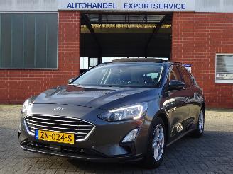 uszkodzony samochody osobowe Ford Focus 1.0 EcoBoost Trend Edition Business Panorama, Airco, Navi 2019/7