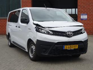 Schadeauto Toyota ProAce Long Extra Range Cool 75 kWh 100kw Electric, 9 persoons, Airco, Navi, Cruise 2023/1