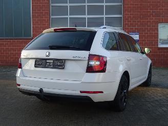 Skoda Octavia Style 2.0 TDI 110kw/150pk, Navi, Climate & Cruise, DAB+, Stoelverw. picture 4