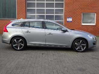 Volvo V-60 D6 AWD Pug-in Hybride, 158kw, Leer, Navi, Schuifdak picture 6
