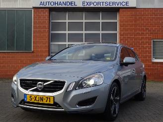 Auto incidentate Volvo V-60 D6 AWD Pug-in Hybride, 158kw, Leer, Navi, Schuifdak 2012/12