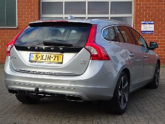 Volvo V-60 D6 AWD Pug-in Hybride, 158kw, Leer, Navi, Schuifdak picture 4