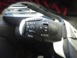 Peugeot 308 SW 2.0 BlueHDI GT-line, Panorama, Leer, Climate & Cruise picture 18