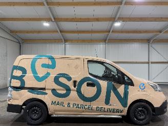 dañado vehículos comerciales Nissan E-NV200 80kW 24kWh Navigatie Achteruitrijcamera Business 2017/10