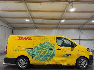 skadebil bedrijf Opel Vivaro-e 50kWh 100kW Airco L3H1 Innovation 2022/12