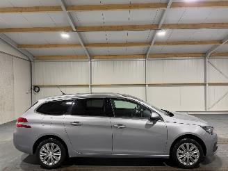 krockskadad bil auto Peugeot 308 1.2 PureTech 96kW Automaat Leder Panoramadak Blue Lease Premium 2018/8
