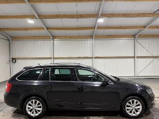 Damaged car Skoda Octavia 1.0TSI 85kW Automaat Ambition Business 2018/8