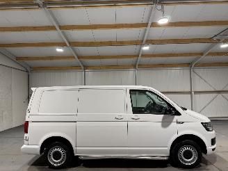 krockskadad bil bedrijf Volkswagen Transporter 2.0TDI 75kW L1H2 Trendline 2018/2