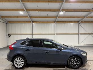krockskadad bil auto Volvo V-40 2.0 D2 88kW Automaat Kinetic 2017/1