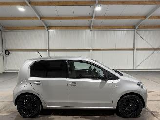 Vaurioauto  passenger cars Volkswagen Up! 1.0 44kW High BlueMotion Airco 2016/1